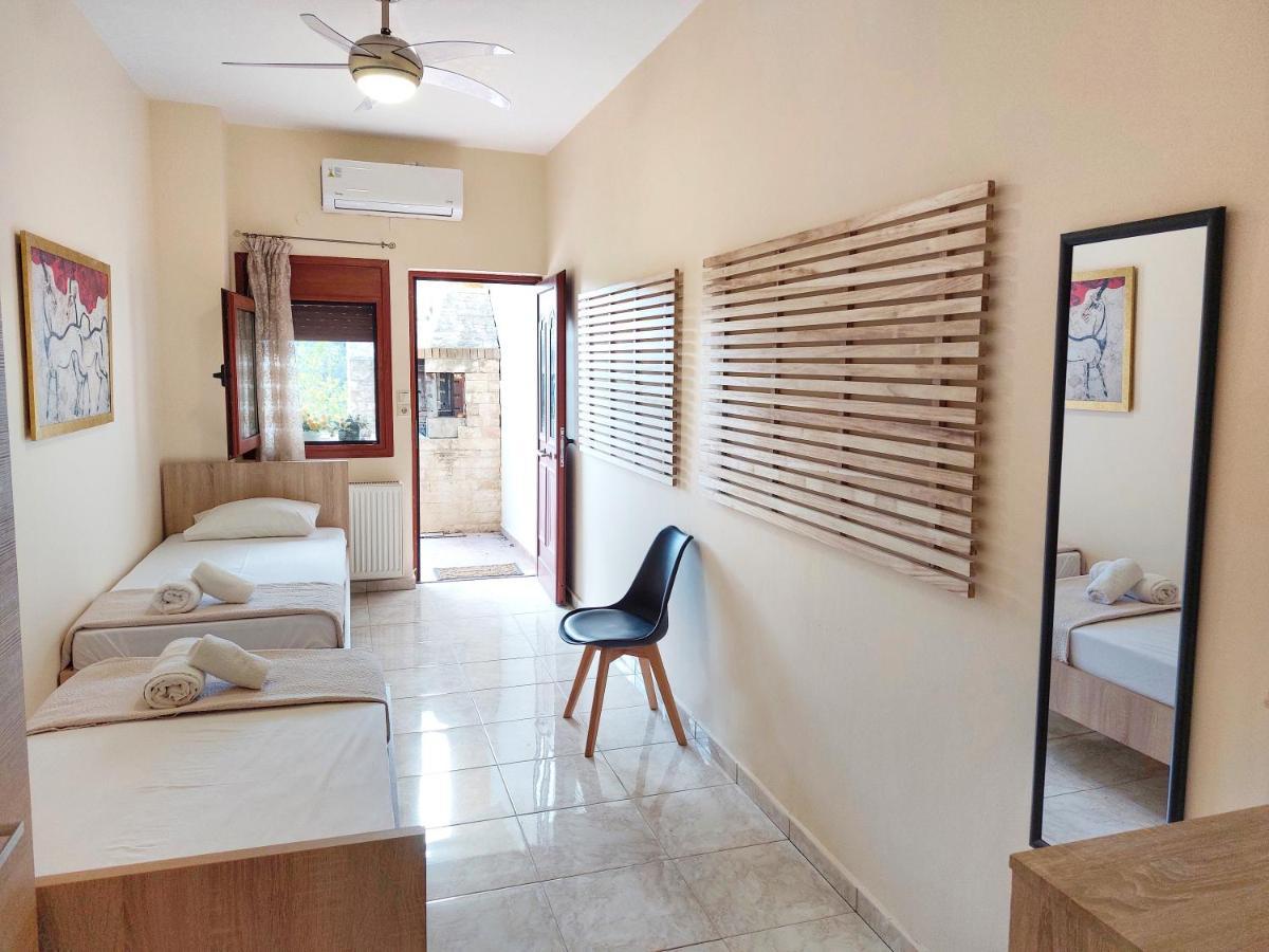 Villa Balcony, Cozy Villa With Amazing View Rodhia  Luaran gambar