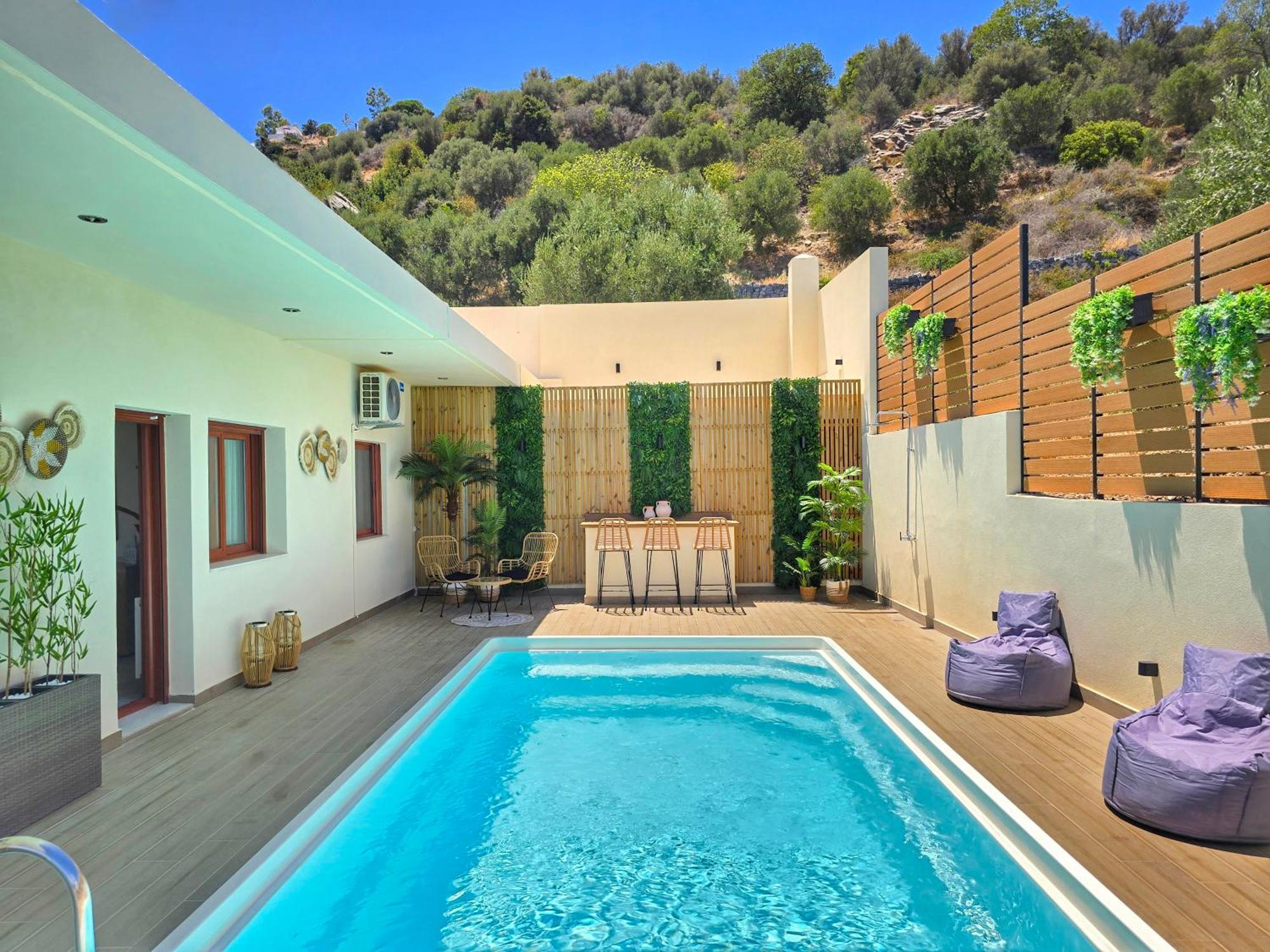 Villa Balcony, Cozy Villa With Amazing View Rodhia  Luaran gambar