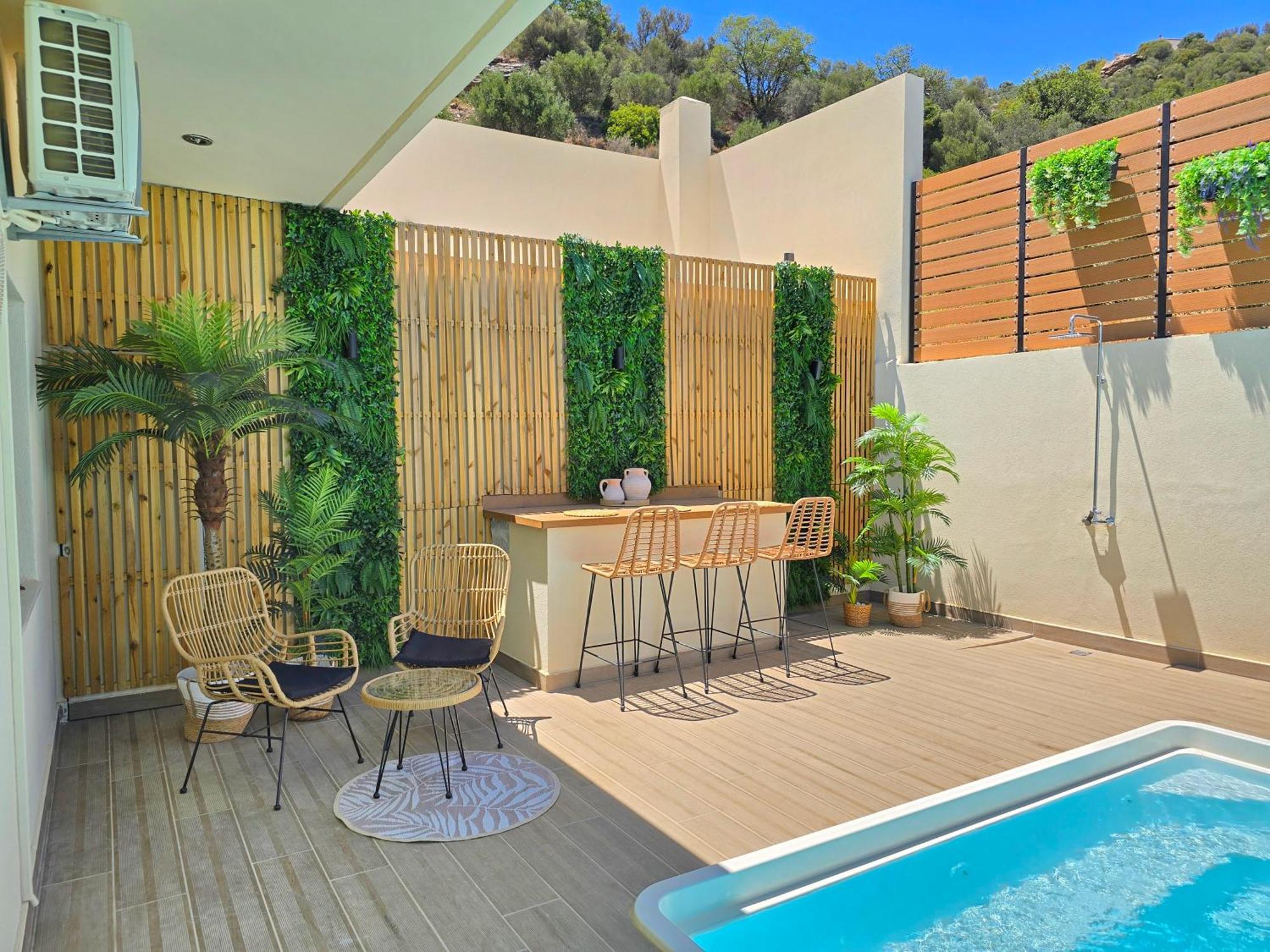 Villa Balcony, Cozy Villa With Amazing View Rodhia  Luaran gambar
