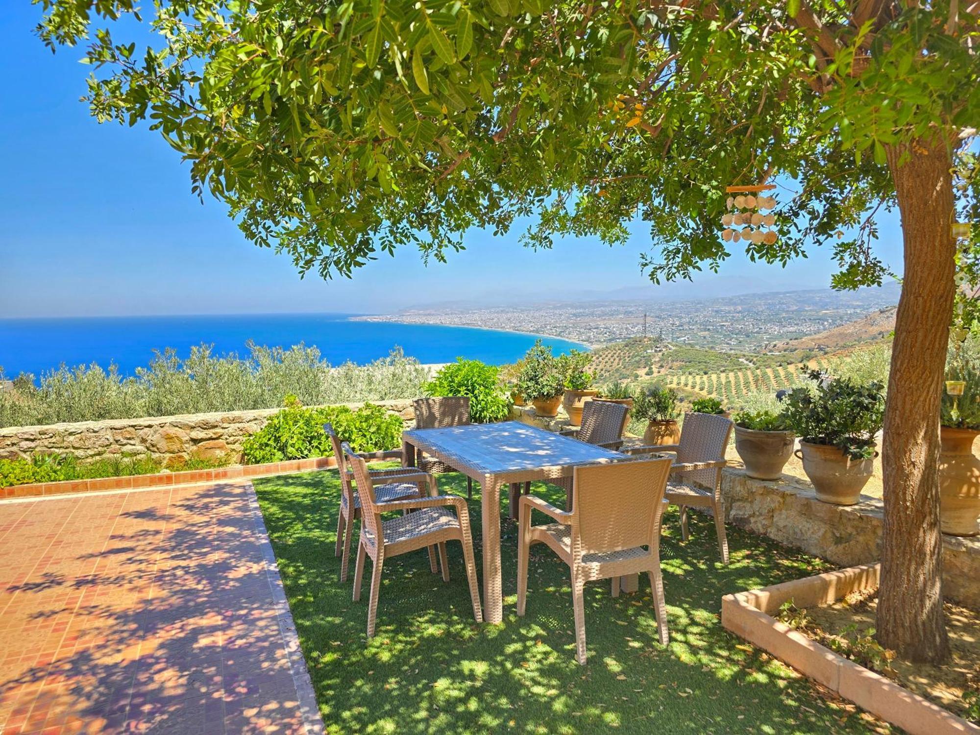 Villa Balcony, Cozy Villa With Amazing View Rodhia  Luaran gambar