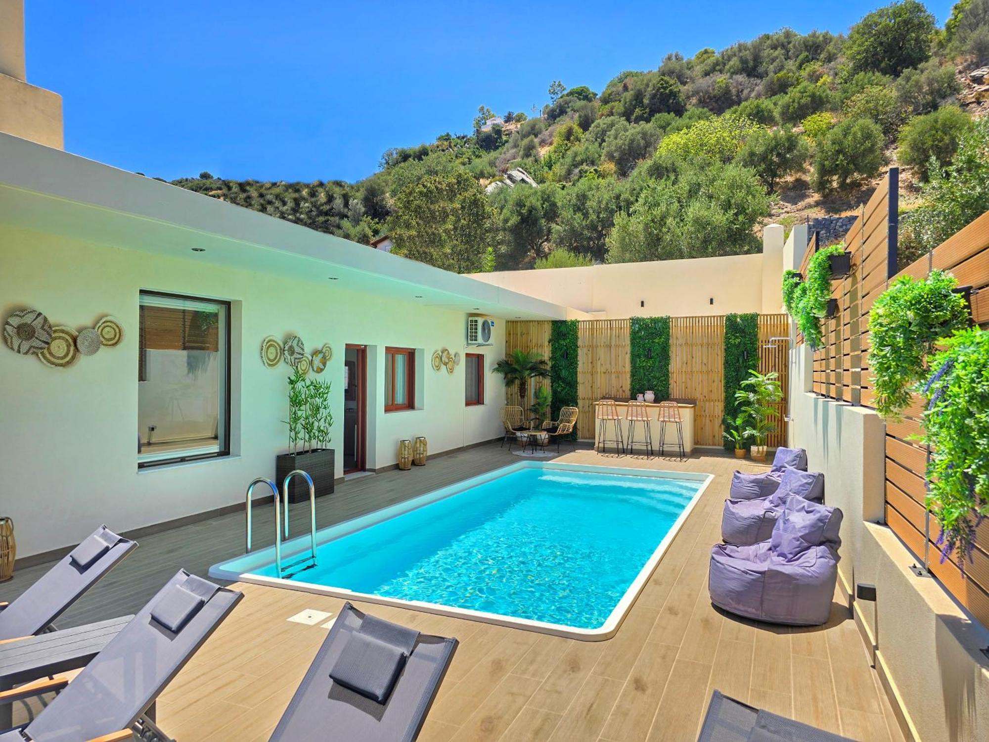 Villa Balcony, Cozy Villa With Amazing View Rodhia  Luaran gambar