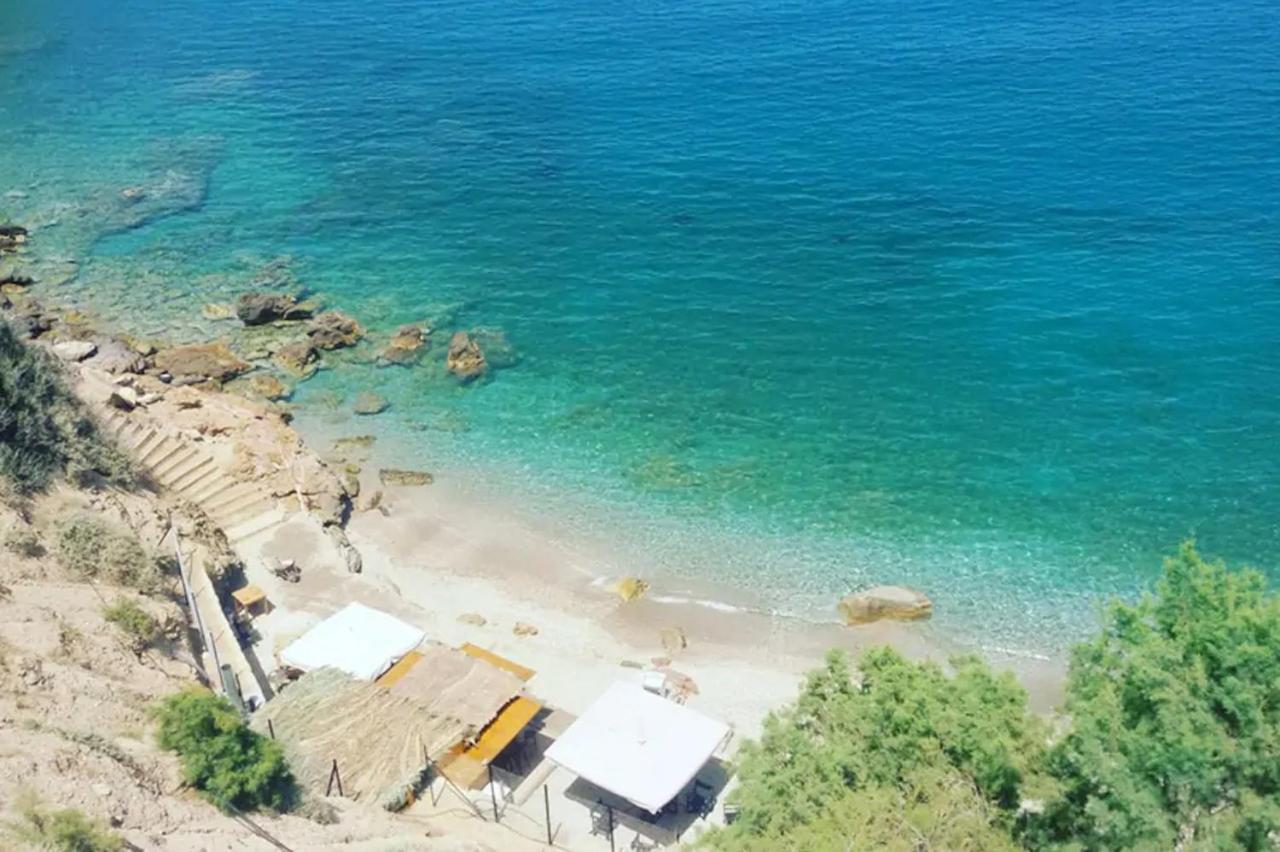 Villa Balcony, Cozy Villa With Amazing View Rodhia  Luaran gambar
