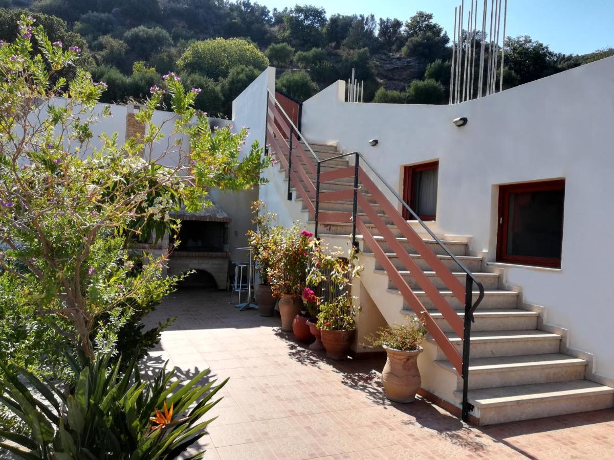 Villa Balcony, Cozy Villa With Amazing View Rodhia  Luaran gambar